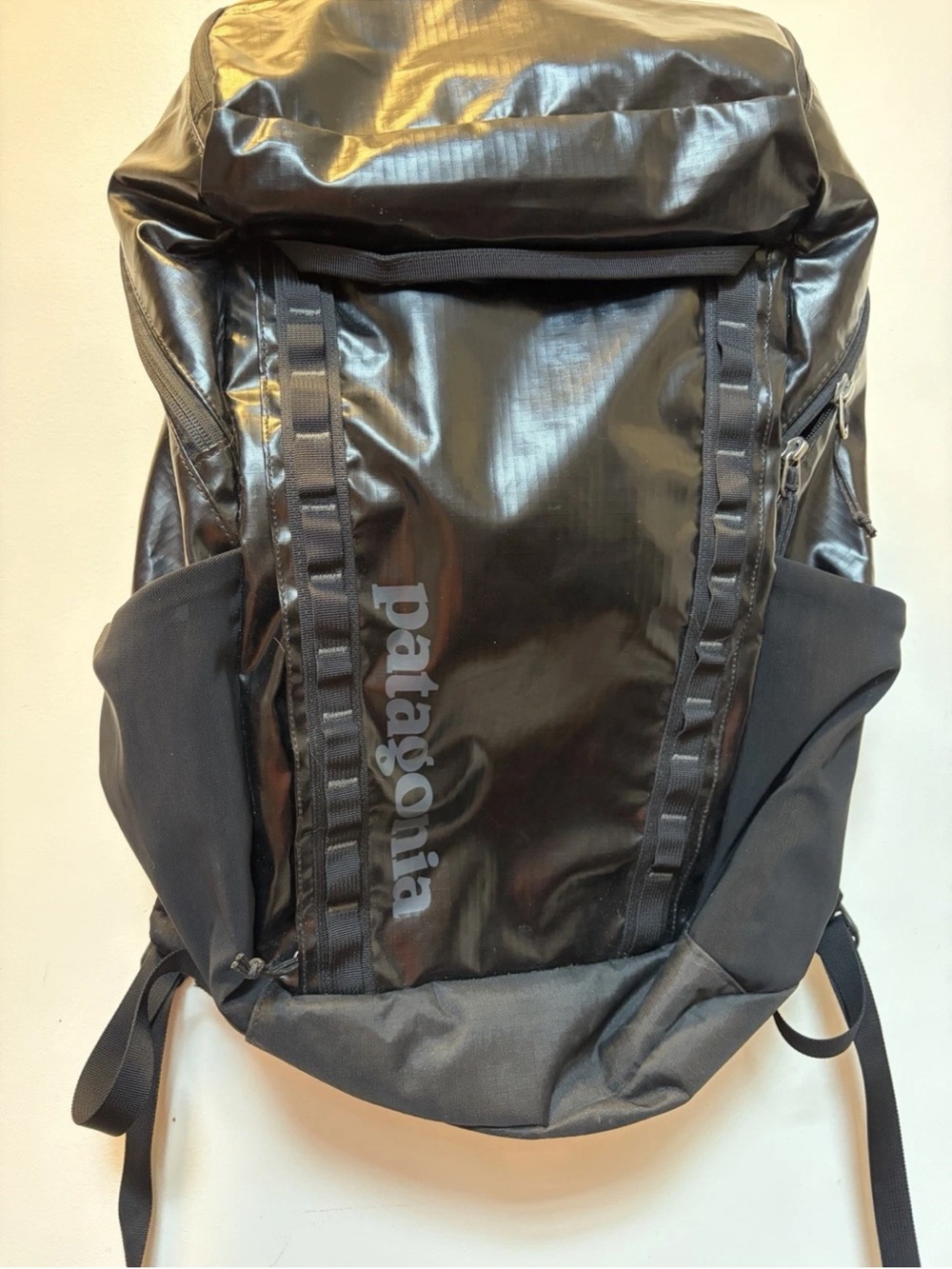 Patagonia Black Hole pack 32L Waterproof Black Backpack BRAND NEW WITHOUT TAGS!!